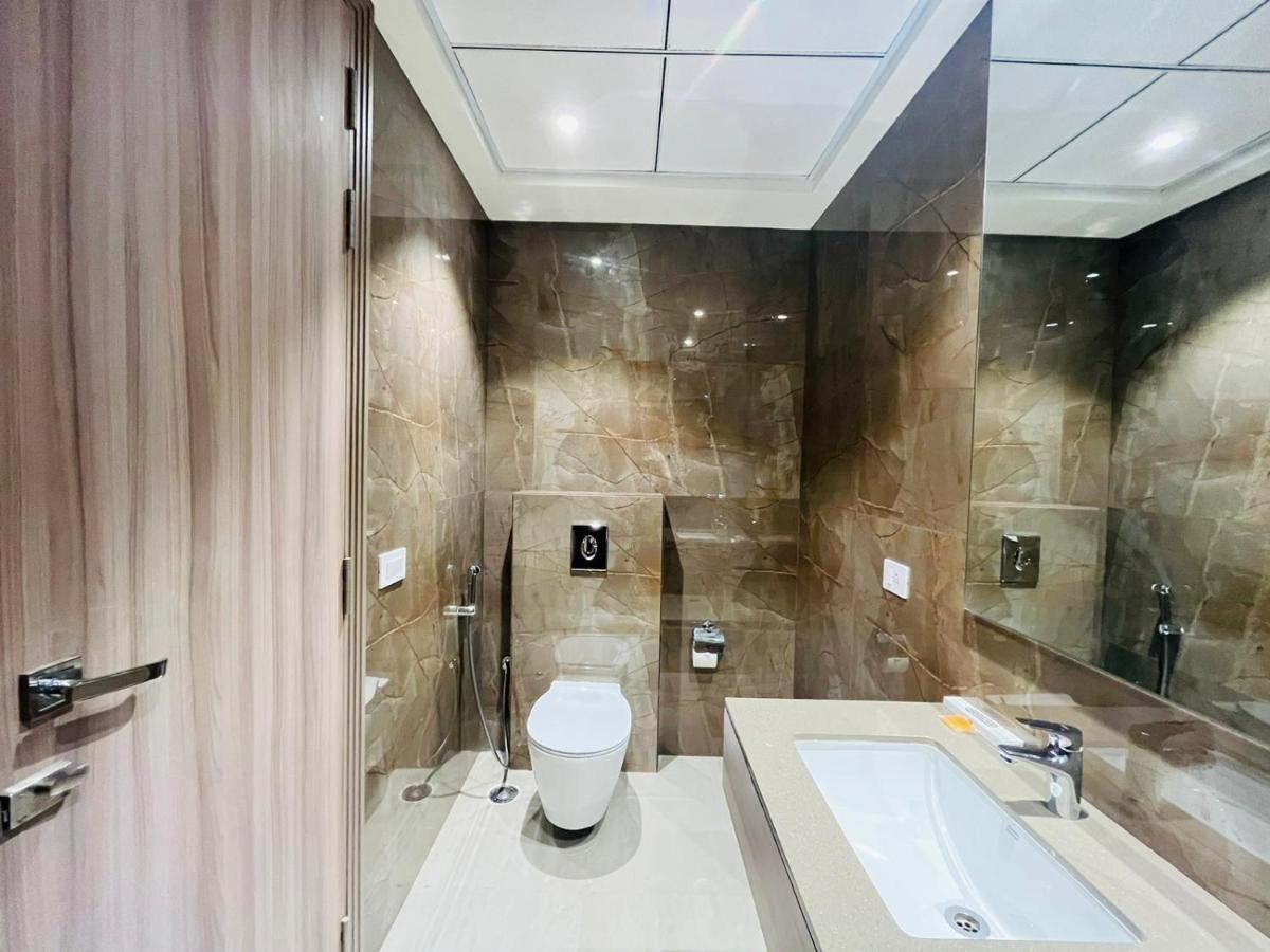 Hotel The Royal Vista พาราณสี ภายนอก รูปภาพ
