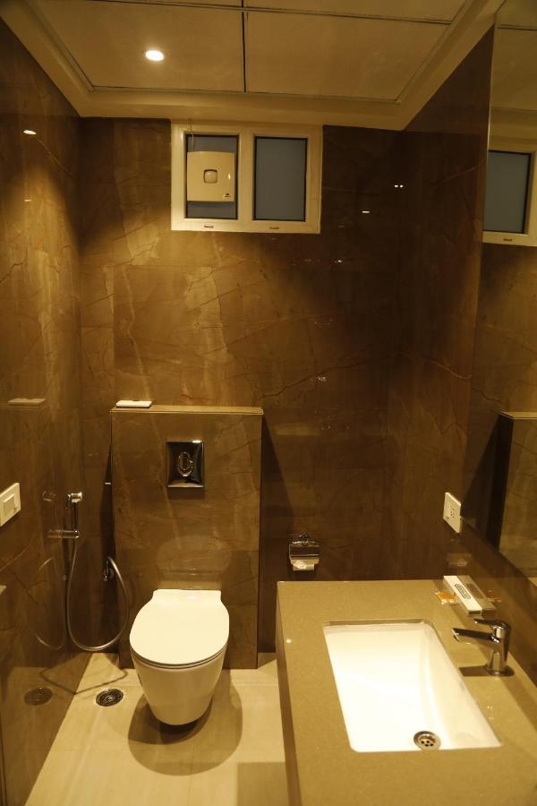 Hotel The Royal Vista พาราณสี ภายนอก รูปภาพ