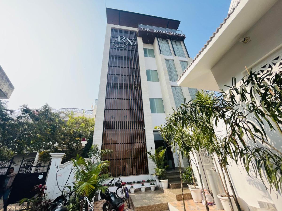 Hotel The Royal Vista พาราณสี ภายนอก รูปภาพ
