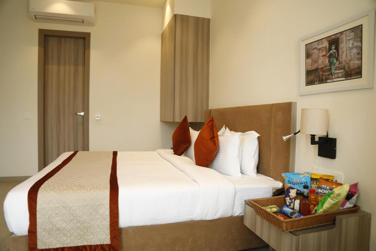 Hotel The Royal Vista พาราณสี ภายนอก รูปภาพ