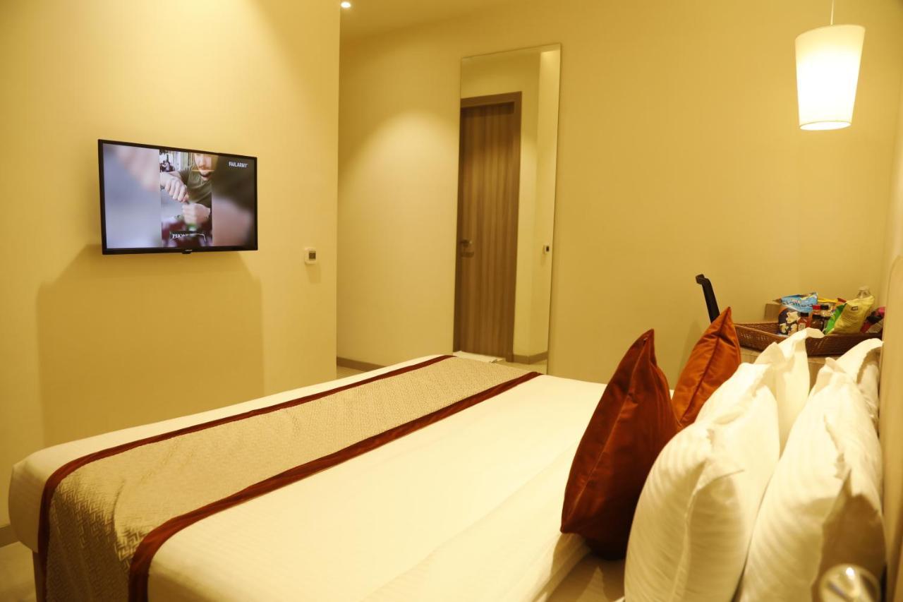 Hotel The Royal Vista พาราณสี ภายนอก รูปภาพ