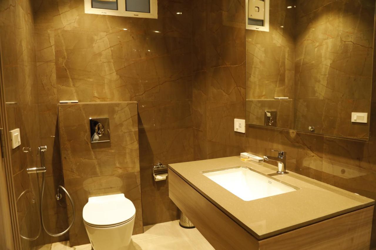 Hotel The Royal Vista พาราณสี ภายนอก รูปภาพ