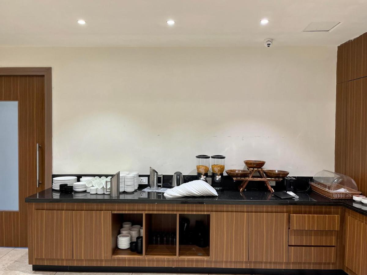 Hotel The Royal Vista พาราณสี ภายนอก รูปภาพ