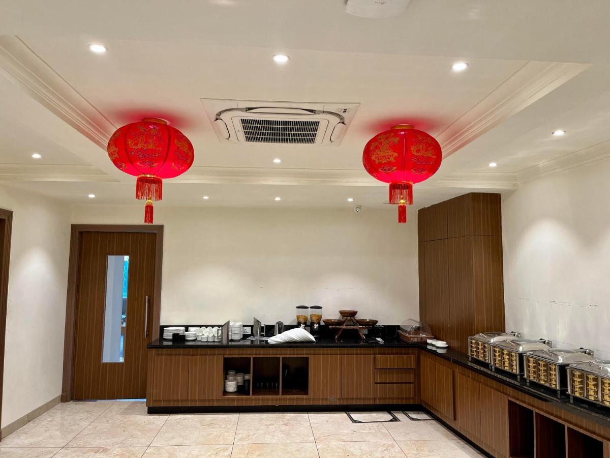 Hotel The Royal Vista พาราณสี ภายนอก รูปภาพ