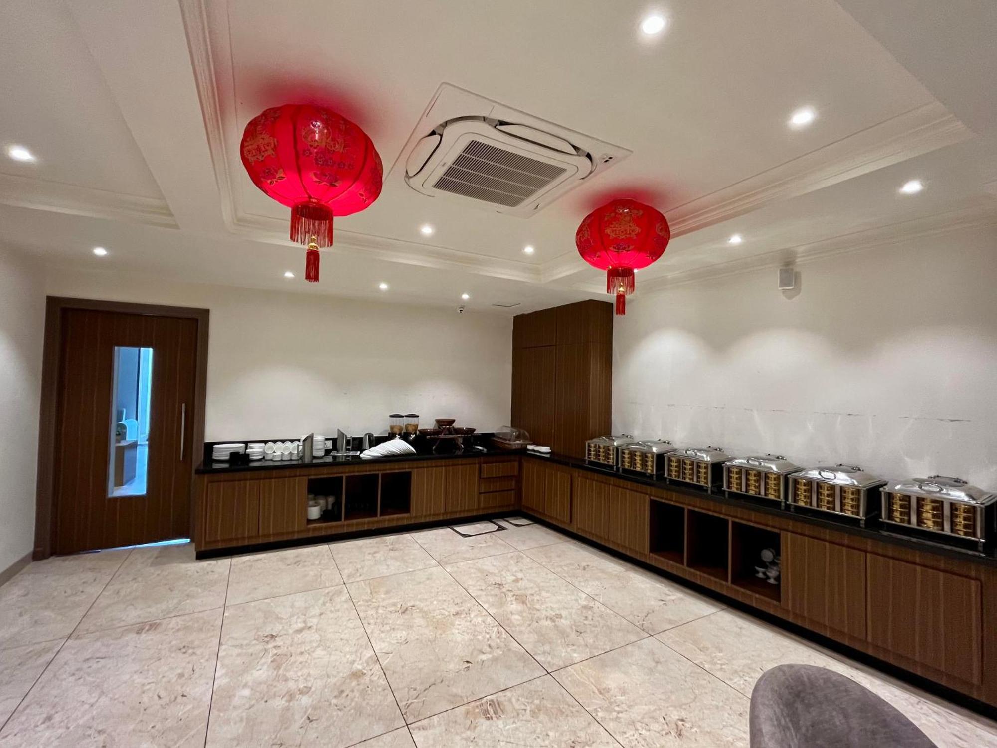 Hotel The Royal Vista พาราณสี ภายนอก รูปภาพ